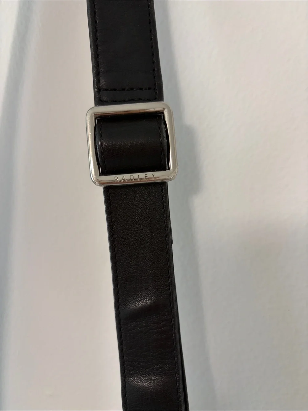 Radley London Classic Black Leather Crossbody Adjustable Shoulder Bag w/ Pocket